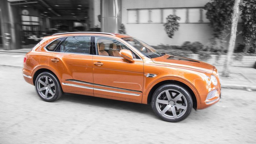  Bentley Bentayga Gigante by DMC 2016 года  (фото 3 из 7)